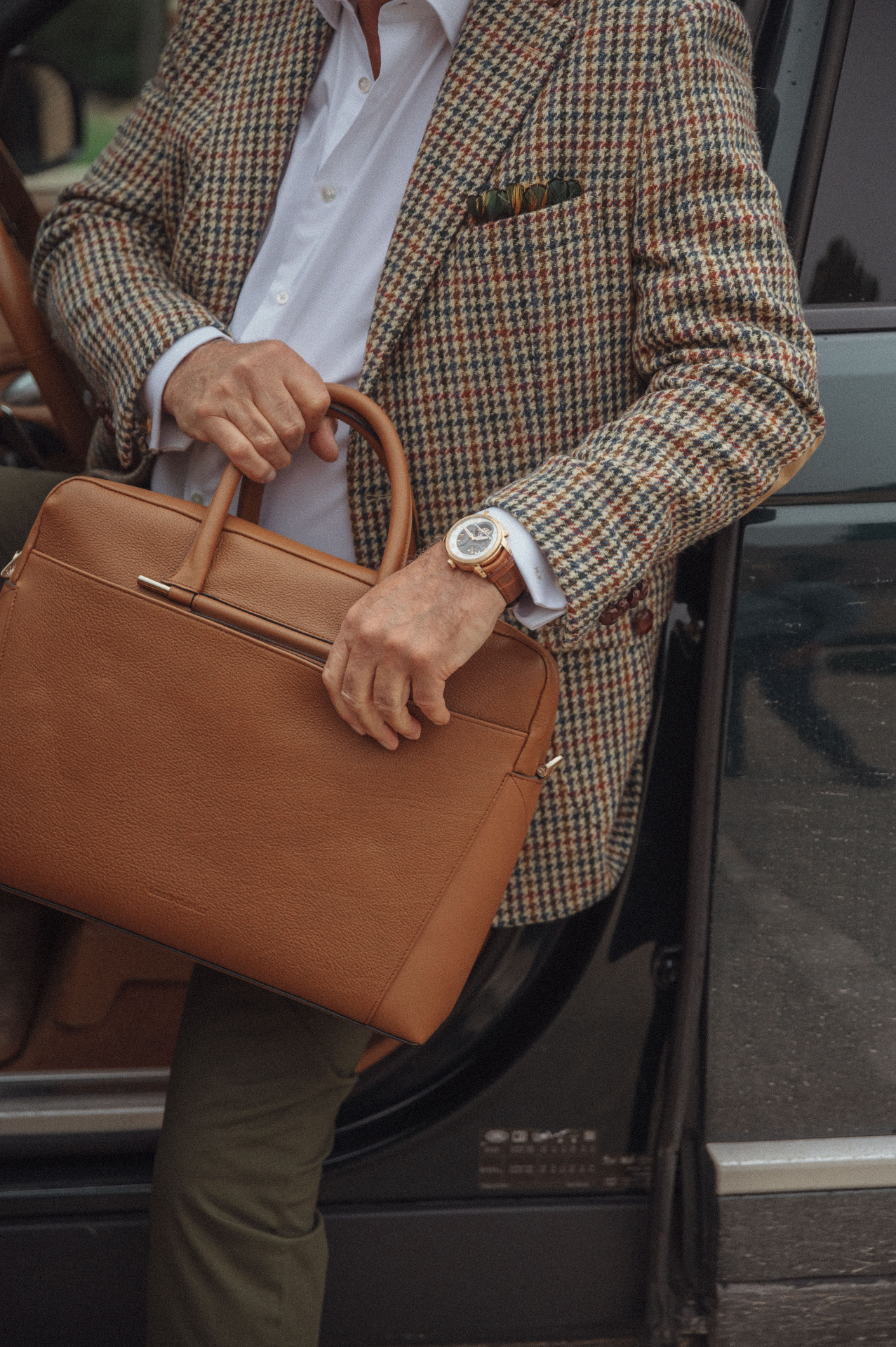 Lebeau Courally Briefcase Sologne — lederen aktetas onderweg
